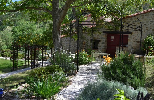 Arles-sur-Tech Cottage | Capucine - Demeures de Charme, Nature is her garden