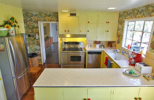 Jack's Peak House | CAR WEEK AVAILABLE! - Five Acre Retreat, Great Location!
