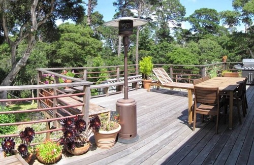 Jack's Peak House | CAR WEEK AVAILABLE! - Five Acre Retreat, Great Location!