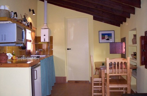 Agost Cottage | Caragol house in the old cistern of pottery (walls more than 80cm)