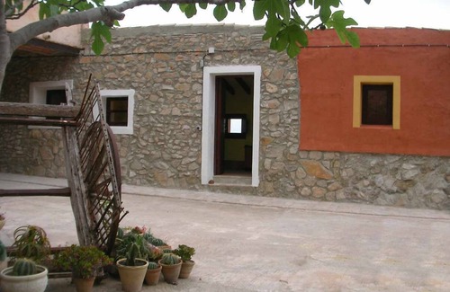 Agost Cottage | Caragol house in the old cistern of pottery (walls more than 80cm)