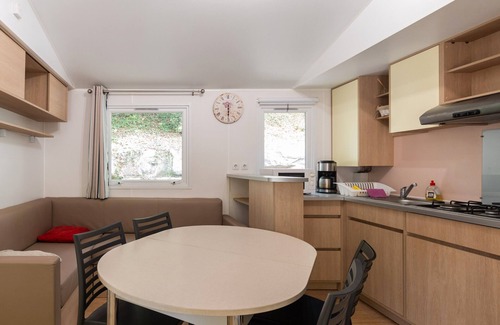 Vallon-Pont-d'Arc RV Rental | Caravan 'Midi - Mobil Home 6-8 Pers' with Shared Terrace and Shared Garden