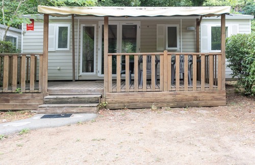 Vallon-Pont-d'Arc RV Rental | Caravan 'Midi - Mobil Home 6-8 Pers' with Shared Terrace and Shared Garden