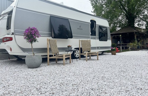 Lievin House | Caravane d une Chambre Avec 1 lit Double et 1 lit Simple