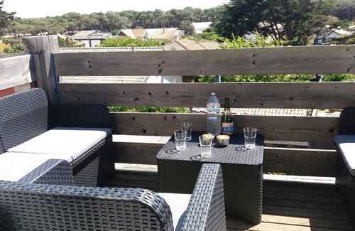 Carcans Plage Apartment | Carcans Plage Apt with view of dunes ideal for beach and restaurants