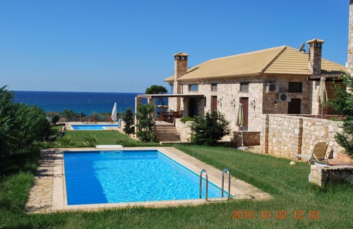 Romanos House | Caretta A at Villa Yialenia Estate