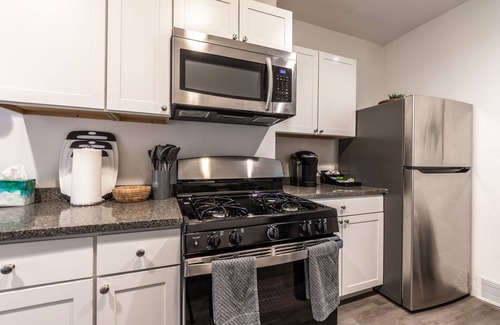 South Side Flats House | Carey Cottage 🏡 - Cozy 3BR Stay in ❤️ of Southside!