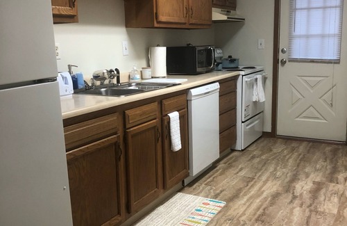 Wilmington Apartment | Carey Villa II.5 minutes to World Equestrian.Only minutes to Airborne Park!