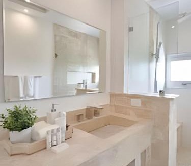 Juan Dolio - El Pueblo Apartment | Caribbean Sea Waves View, Beachfront Apt.