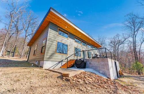 Fayetteville House | Caribou Cabin at Thunder Bluff