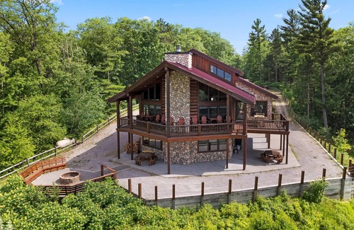 Mio Cabin | Caribou Ridge Lodge! 1of2 Lodges! Great For Weddings/Family/Friend Groups! VIEWS