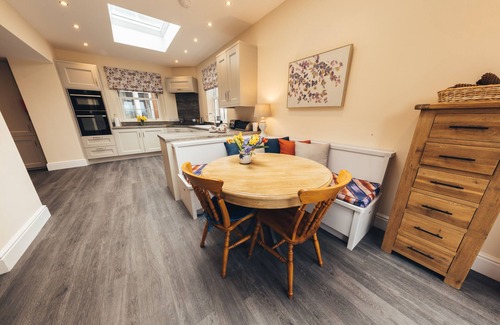 Penrith House | Carleton House & The Hot Tub. 5 miles to Ullswater
