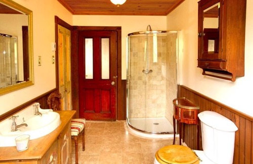 Saint-Louis-de-Blandford House | Carlos House/directly on the river 160 year old country house.