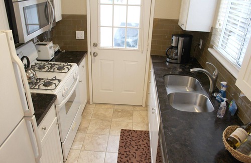 Carlsbad House | Carlsbad Beach Cottage - 1/2 block to Beach