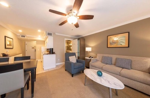 Carlsbad Village Hotel | Carlsbad Gem by the Sea! 4 Relaxing Units, Free Parking, Outdoor Pool!