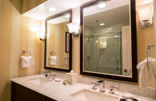 Carlsbad Village Resort | Carlsbad Inn Timeshare Unit, Partial Ocean View!