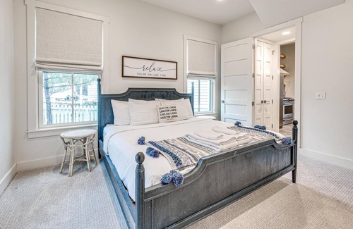 Eufaula Cottage | Carlton Landing-The Goondocks- Located on Redbud Park