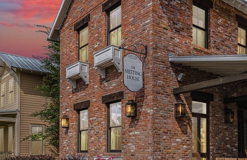 Eufaula Apartment | Carlton Landing! Meeting House- Cozy room with queen bed and walk in shower!