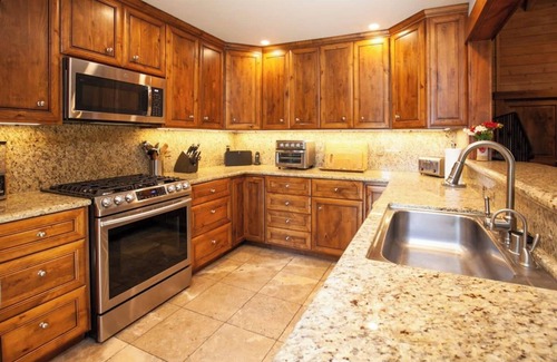 Ridgewood Cabin | Carnelian Bay Hideaway | Fireplace, Hot Tub & Views!