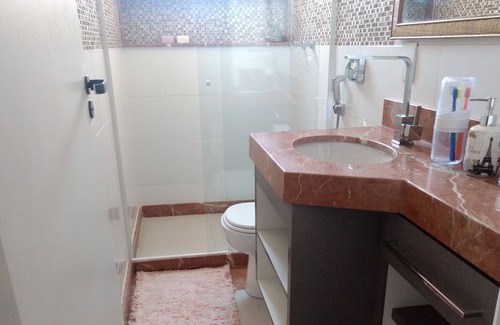 Tijuca House | Carnival in Tijuca, 1km from the subway station and Maracanã, bus at the door.