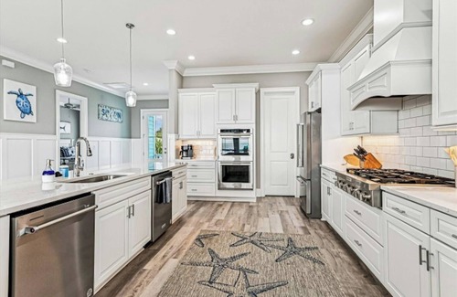 Crescent Beach House | Carolina Breeze- Oceanfront 8BR- Pool, Hot Tub
