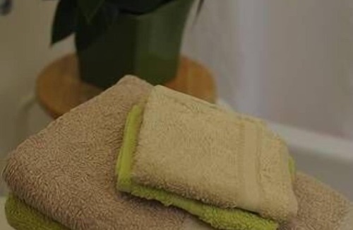 Ringwood North Cottage | Carr's Cottage on the Hill