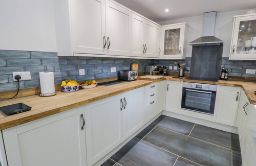 Pen-y-sarn Cottage | CARREG WINLLAN, with a garden in Amlwch