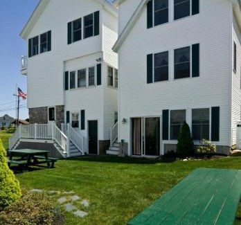 York Beach House | Carriage House at One Long Beach