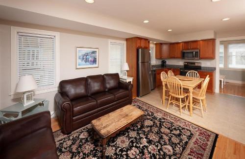 York Beach House | Carriage House at One Long Beach