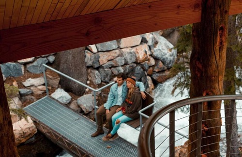 Sundance Cabin | Carriage House on the Stream Hot Tub Walk to Sundance Mountain Cabins Utah