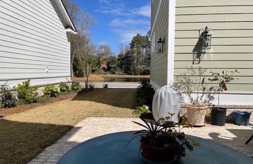 Mount Pleasant House | Carriage House with View