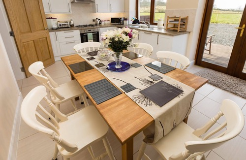 Linlithgow Cottage | carribber cottages set in beautiful countryside Linlithgow 15 minutes by car