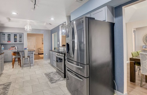 North Central Carrollton House | Carrollton Retreat! 4BD / POOL TABLE *