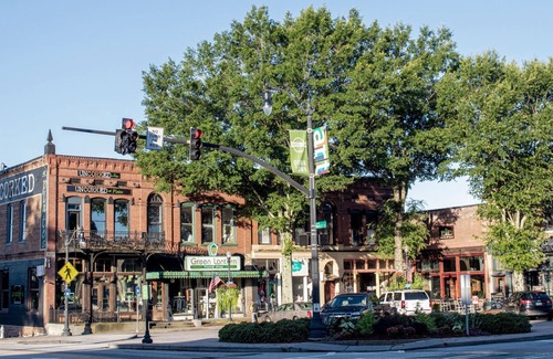 Carrollton Apartment | Carrollton Square's exclusive VRBO Suite.