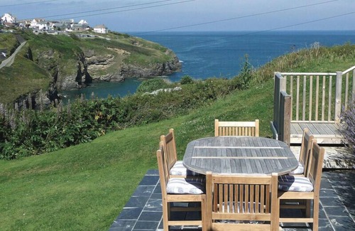Port Gaverne Cottage | CARTWAY COVE, family friendly, with a garden in Port Isaac