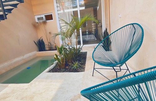 Antigua Guatemala Ski Chalet | Casa Arena, Pool And Mountain Views.