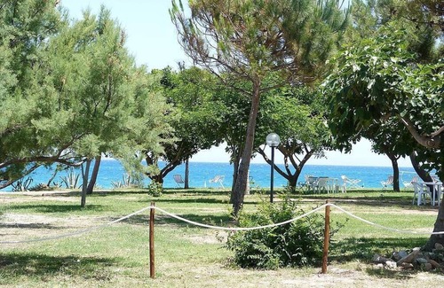 Santa Caterina Dello Ionio Marina House | Casa Iorana F: A welcoming two-story ancient watch tower located right on the beach, with Free WI-FI.