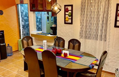 Apaneca House | Casa a 3 Minutos de Laberinto de Albania, Villas Suizas I, Apaneca