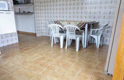 Mongagua Ski Chalet | Casa a 600m do mar com garagem e pet friendly