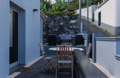 Ponta Delgada House | Casa Abreu with fantastic views over the blue sea!