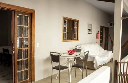 Jardim Vitoria House | Casa Aconchegante Perto da Praia Para Família com Rede, Churrasqueira e Varanda