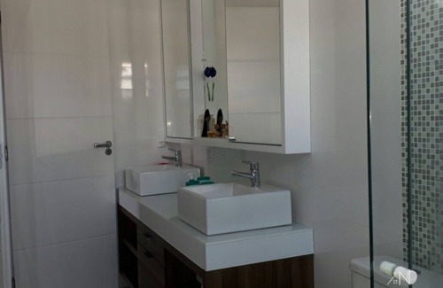 Zimbros House | Casa Aconchegante a Poucos Metros da Praia de Zimbros