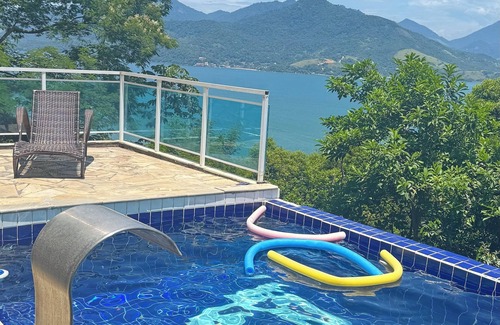 Costa Verde House | Casa Aconchegante com Vista Para o mar e em Meio à Natureza. Com Piscina!