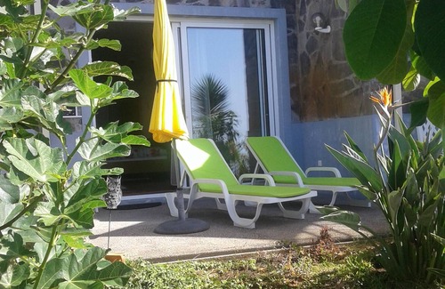 Canhas Apartment | Casa Albatros- with 180 degrees sea view with private garden, entrance and WiFi