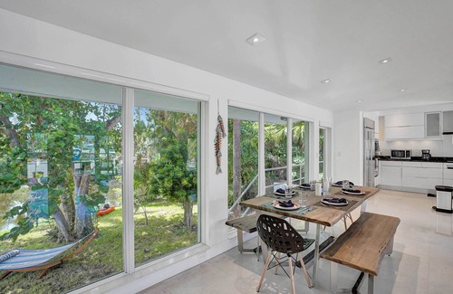 Birch Park Finger Streets House | Casa Alinna☀️HEATED Pool-Spacious Private Fort Lauderdale Beach House Kayak/Park