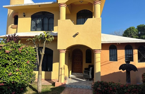 Dario Galeana House | Casa Allegria in the heart of Zihua