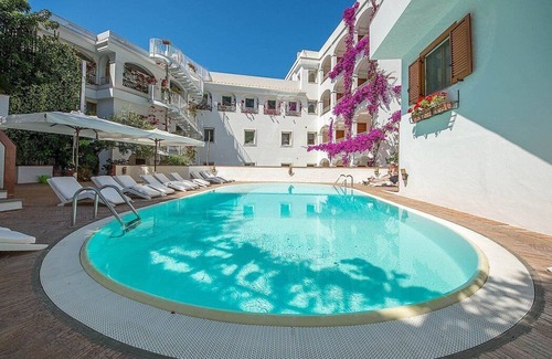 Minori House | Casa Alloro C: A welcoming studio apartment located in the center of Minori and a few meters from the sea.