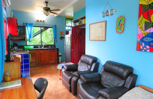 Pavones House | Casa Aloha - Birder & Surfer Paradise! AC, WiFi, Short Walk to Pavones Point!