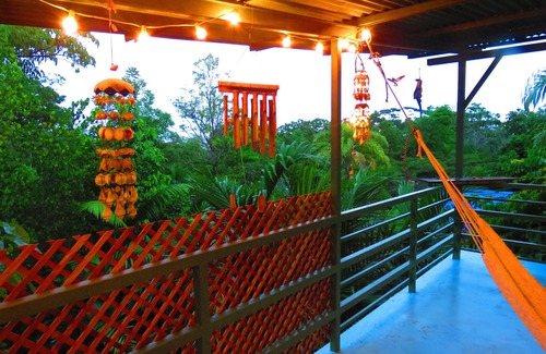 Pavones House | Casa Aloha - Birder & Surfer Paradise! AC, WiFi, Short Walk to Pavones Point!