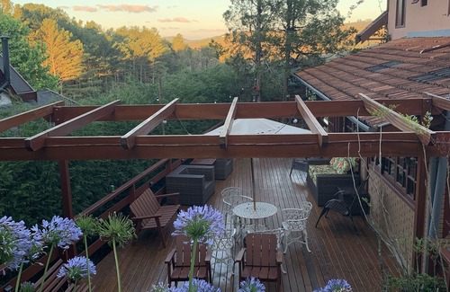 Vila Poran Cottage | Casa Alto Capivari, Condomínio 6 Suites, Wi-fi Free, Vista Montanha10m do Centro